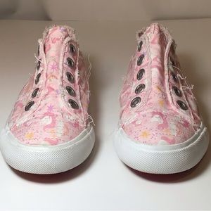 Blowfish Kids teens or petite ladies Slip On Unicorn Shoes size 5
